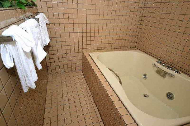 Best Western Hospitality House Emporia Buitenkant foto
