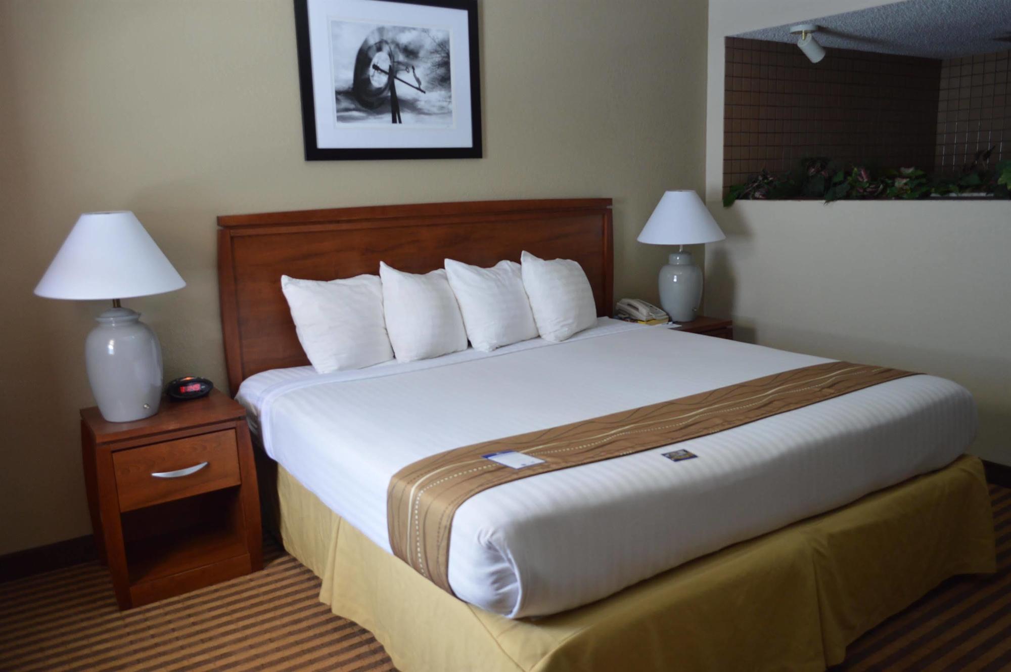 Best Western Hospitality House Emporia Buitenkant foto