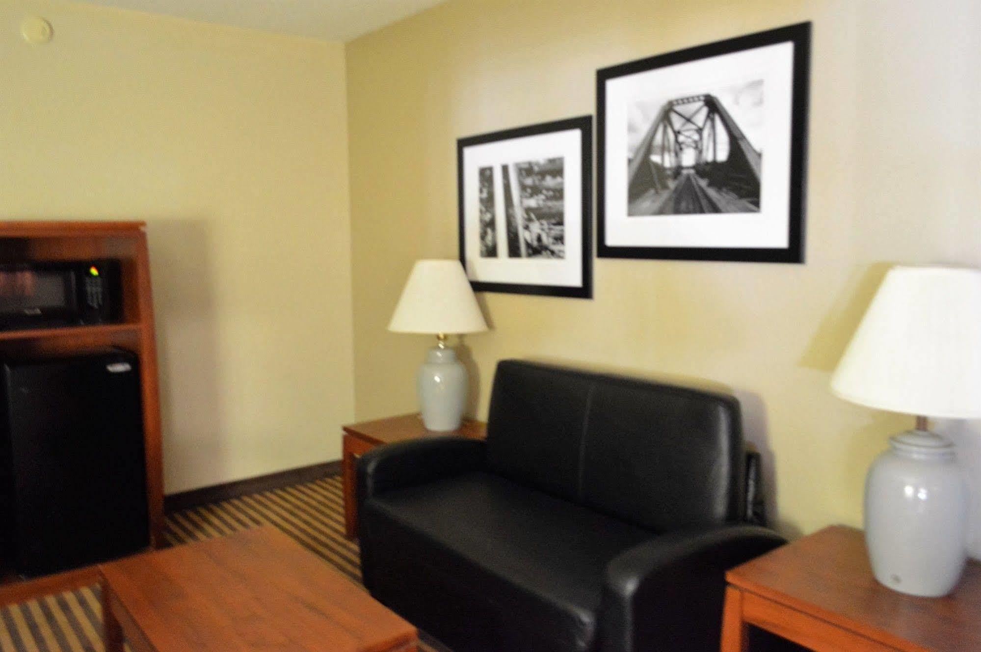 Best Western Hospitality House Emporia Buitenkant foto